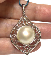 Elegant Solid 14K White Gold Natural White Round South Sea Mabe Pearl Pendant – Timeless Luxury