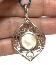 Elegant Solid 14K White Gold Natural White Round South Sea Mabe Pearl Pendant – Timeless Luxury