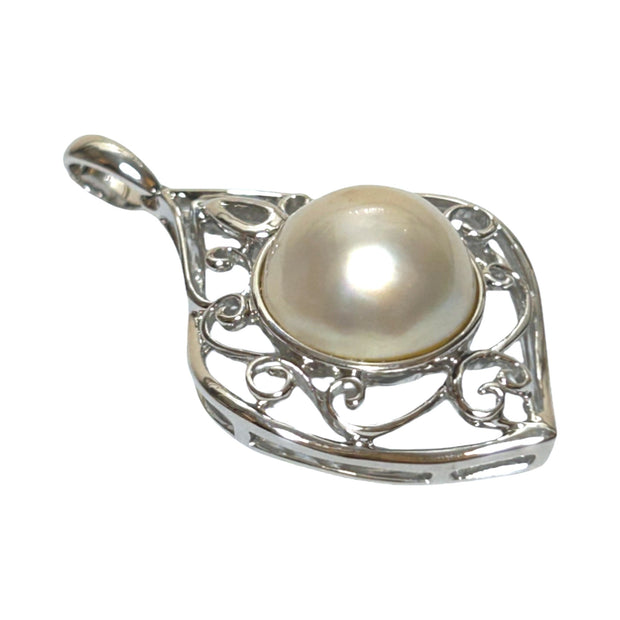 Elegant Solid 14K White Gold Natural White Round South Sea Mabe Pearl Pendant – Timeless Luxury