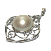 Elegant Solid 14K White Gold Natural White Round South Sea Mabe Pearl Pendant – Timeless Luxury