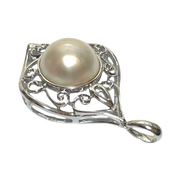 Elegant Solid 14K White Gold Natural White Round South Sea Mabe Pearl Pendant – Timeless Luxury