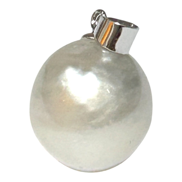 Exquisite 12.3 x 13.5mm Oval Round 14K Gold South Sea Pearl Pendant