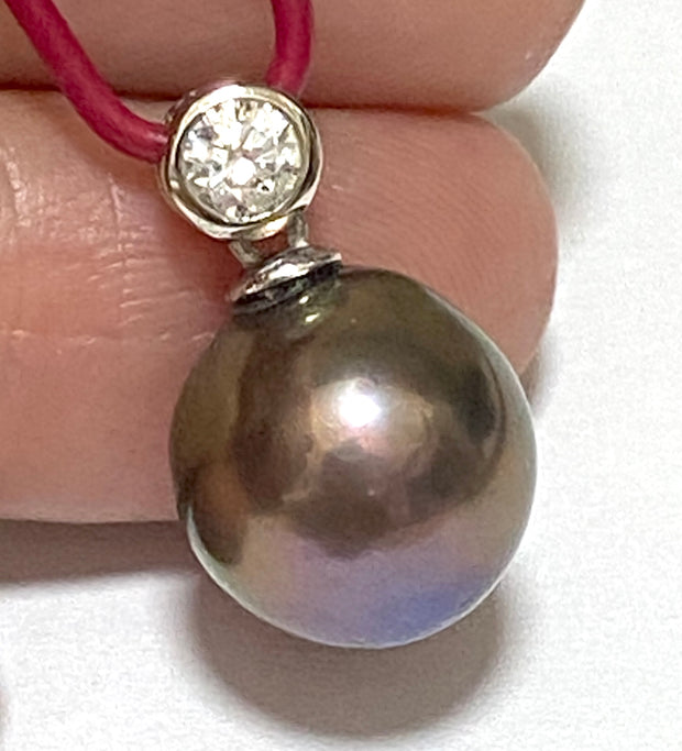 Elegant 11mm Edison Round Peacock Black Blue Pearl Pendant