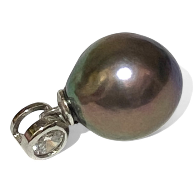 Elegant 11mm Edison Round Peacock Black Blue Pearl Pendant