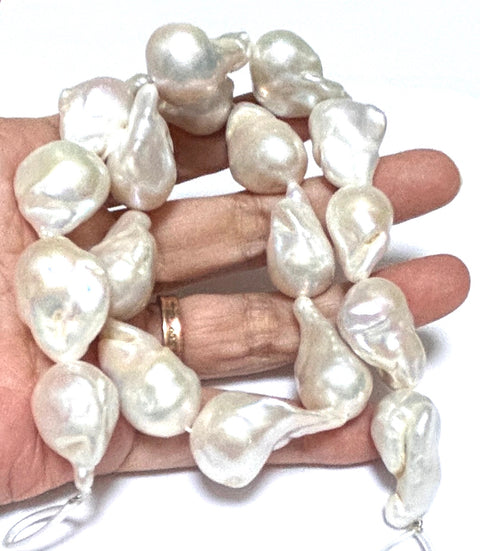 Baroque 15 - 25mm 18 pcs White PinkISH Cultured Keshi Pearl 16" Strand