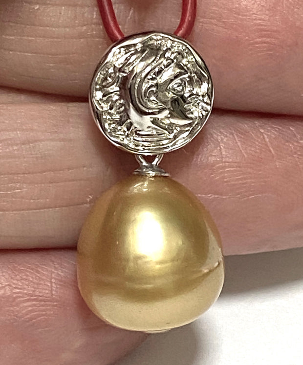 Unique 12 x 12.9mm Rich Golden Oval Philippines South Sea Pearl Pendant