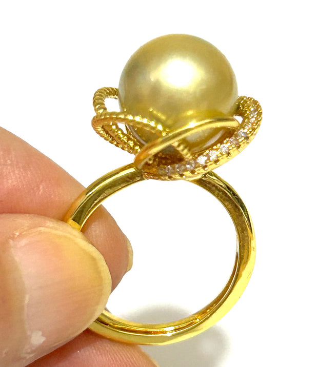 Unique Flower 11.7mm Gold South Sea Round Pearl Ring Size 6.5