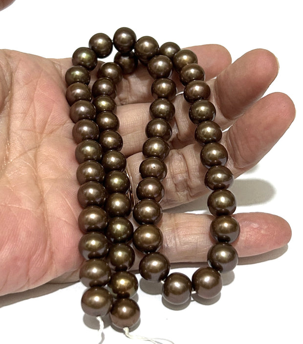 Round 8–8.5mm Cultured Pearls 16" Strand Chocolate Brown