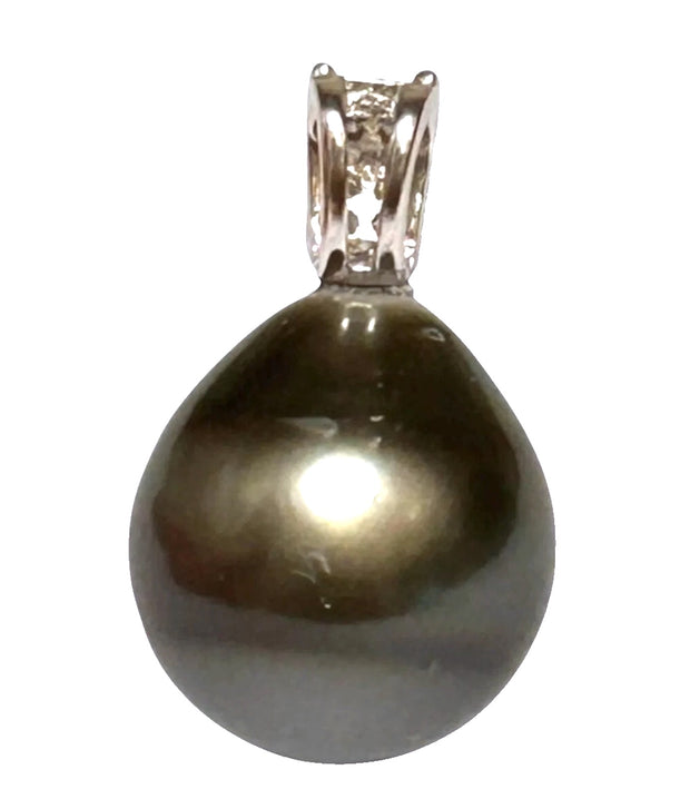 Oval 12.1 x 12.3mm Tahitian Sea Peacock Black Green Pearl Pendant