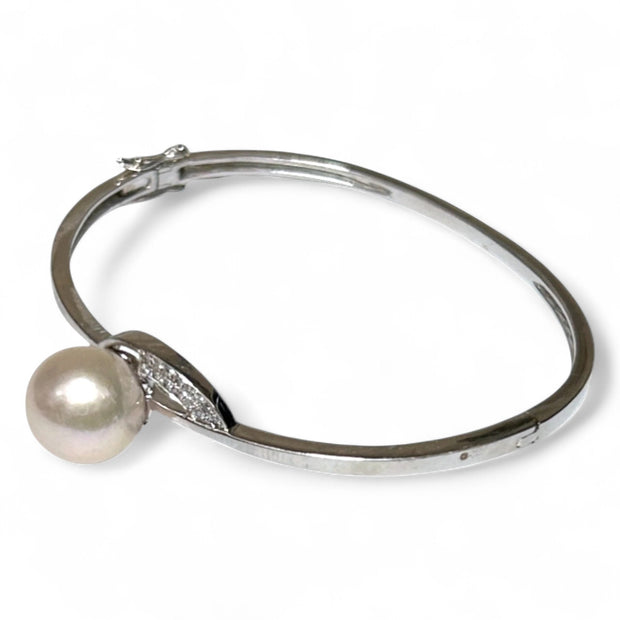 53.4 Carats 7 - 7.5" Bangle 11.7mm South Sea White Round Pearl Bangle