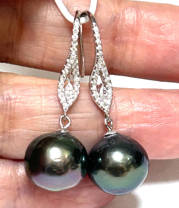 Chic 11.4mm Peacock Black Tahitian Sea Round Pearl Dangle Earrings