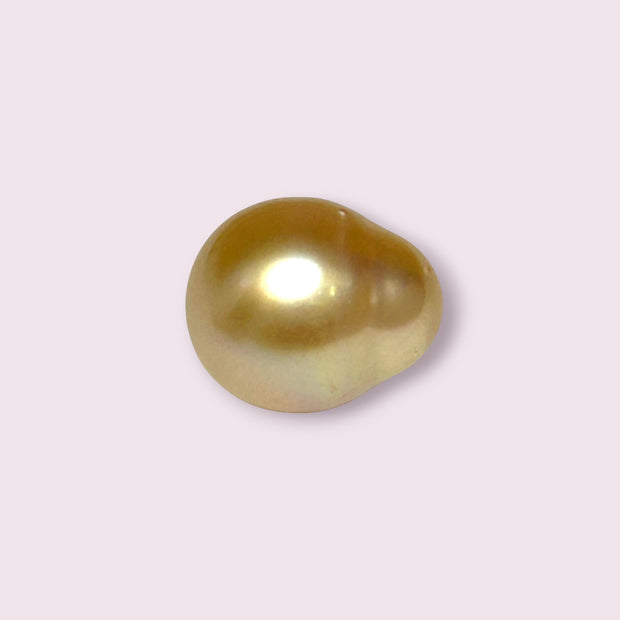 Oval Drop 14.3 x 17mm 23.3 Carats Rich Gold South Sea Pearl Loose