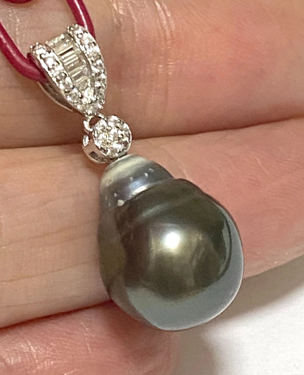 Huge 11 x 13mm Tahitian Peacock Gray-Green Cultured Pearl Pendant