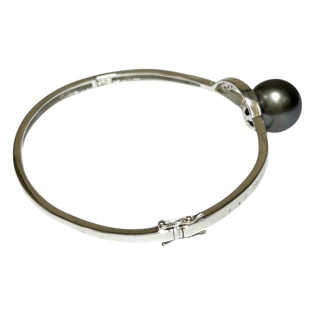 Stunning Round 12.3mm Tahitian Sea Natural Peacock Green Pearl Bangle
