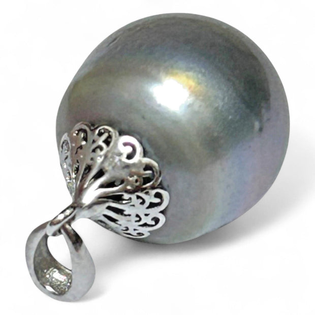 Oval 13.2 x 14.5mm Tahitian Sea Middle Gray Green Pearl Pendant