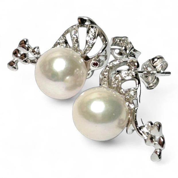 Dolphin Style 10mm Natural White Edison Round Cultured Pearl Earrings