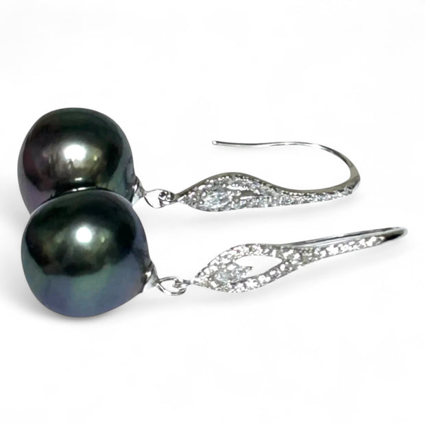 Chic 11.4mm Peacock Black Tahitian Sea Round Pearl Dangle Earrings