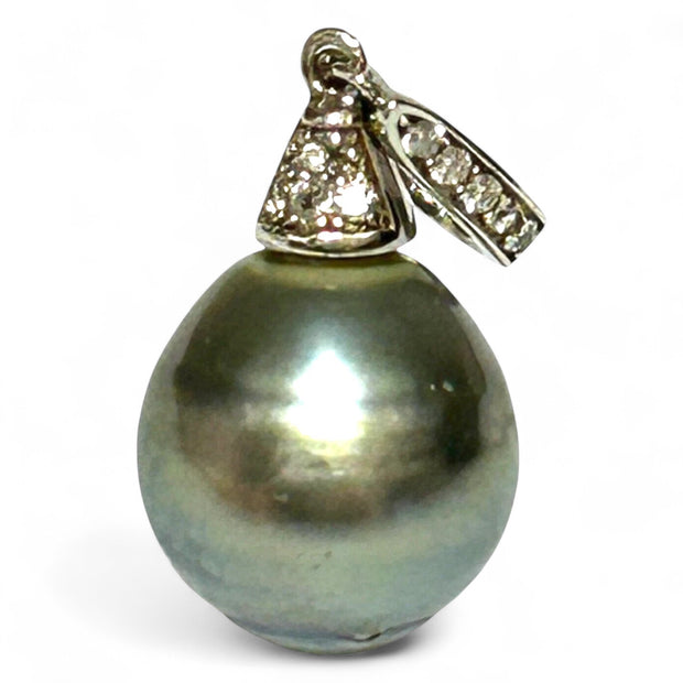 Oval 11.5 x 12.6mm Tahitian Sea Peacock Gray Green Pearl Pendant