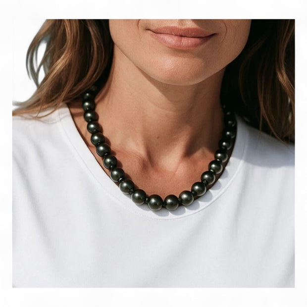 Round 11 - 12mm 36 pcs Tahitian Sea Peacock Black Green Pearl 16" Strand