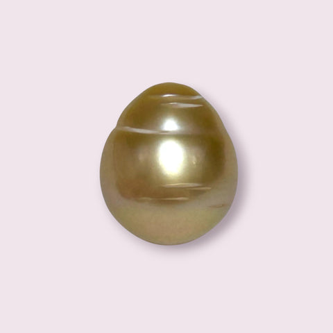 Giant Oval 14.5 x 16.8mm 24.6 Carats Deep Gold South Sea Pearl Loose