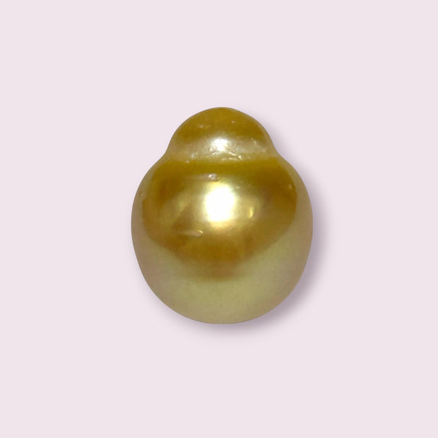 Shiny 15.4 x 18.2mm 29.6 Carat Gold Philippines South Sea Pearl