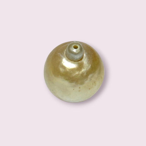 Oval 12.5 x 15mm 14.7 Carats Pale Gold Australia South Sea Pearl Loose