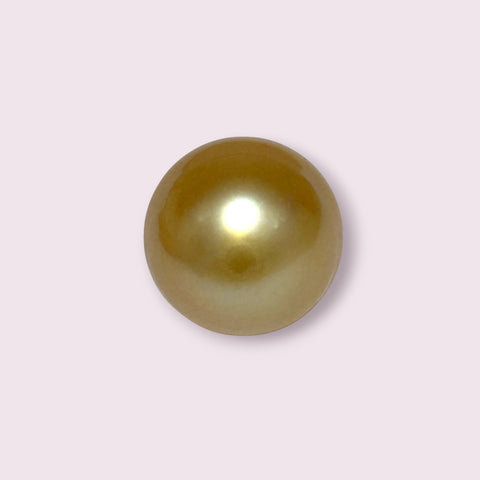 Shiny 15.4 x 18.2mm 29.6 Carat Gold Philippines South Sea Pearl