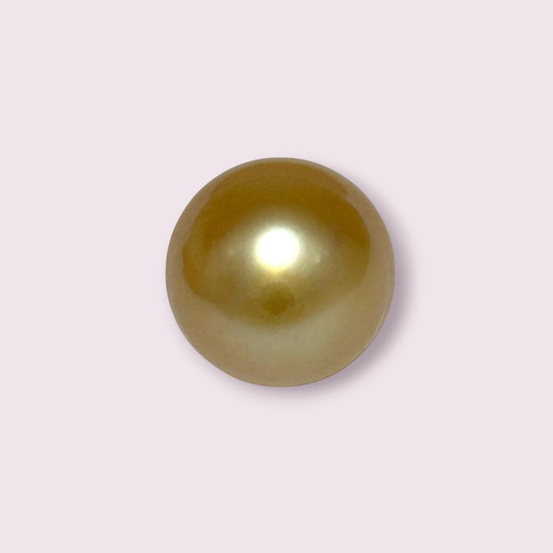 Shiny 15.4 x 18.2mm 29.6 Carat Gold Philippines South Sea Pearl