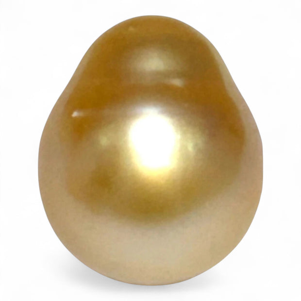 Gorgeous 14.3 x 17mm 23.3 Carats South Sea Pearl – Rich Gold Oval