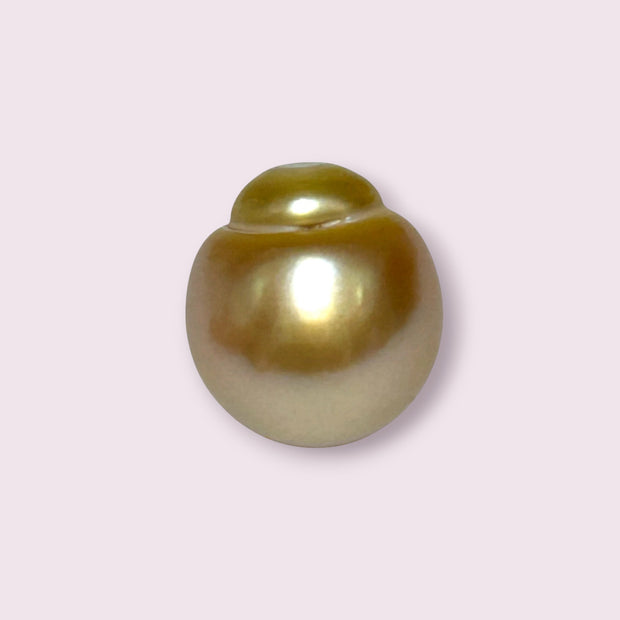 Giant 14.3 x 15.8mm 22.1 Carats Deep Golden South Sea Pearl Loose