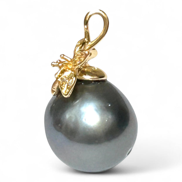 Unique 12 x 12.4mm Tahitian Sea Peacock Gray Green Pearl Pendant