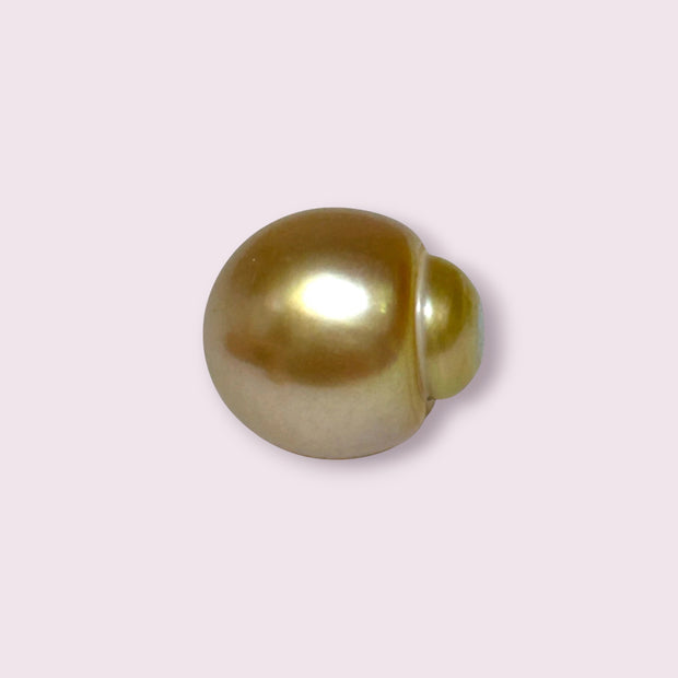 Giant 14.3 x 15.8mm 22.1 Carats Deep Golden South Sea Pearl Loose