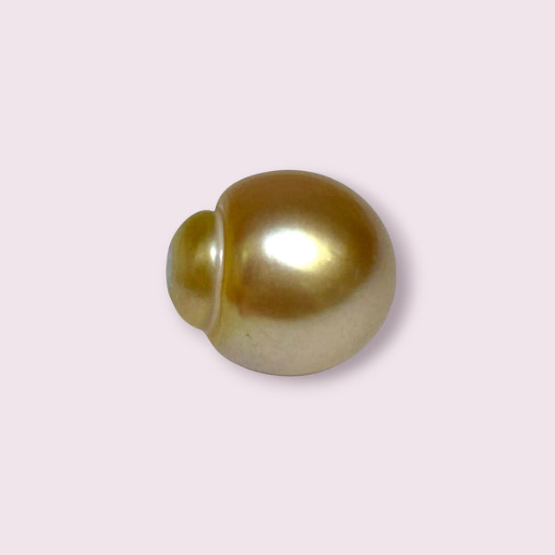 Giant 14.3 x 15.8mm 22.1 Carats Deep Golden South Sea Pearl Loose