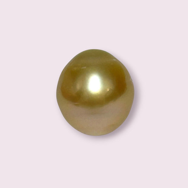 Oval Giant 14.3 x 15.8mm 23.4 Carats Deep Gold South Sea Pearl
