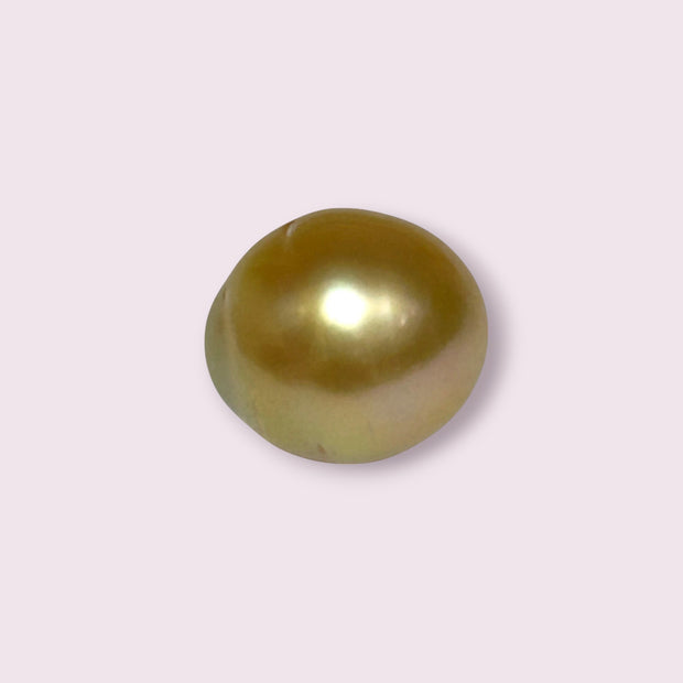 Oval Giant 14.3 x 15.8mm 23.4 Carats Deep Gold South Sea Pearl