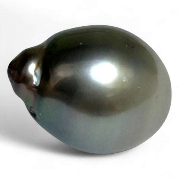 Oval Drop 13.8 x 17.7mm 21.6 Carats Tahitian Sea Peacock Mid-Gray Pearl