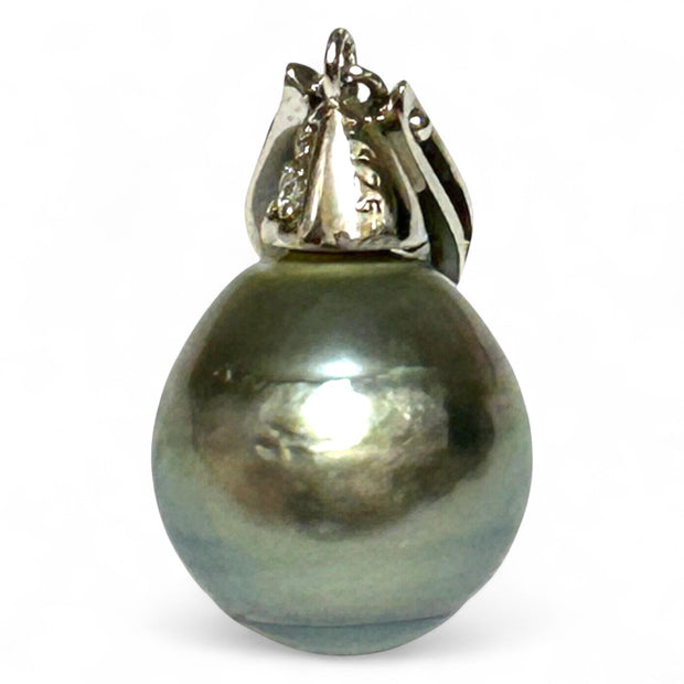 Oval 11.5 x 12.6mm Tahitian Sea Peacock Gray Green Pearl Pendant