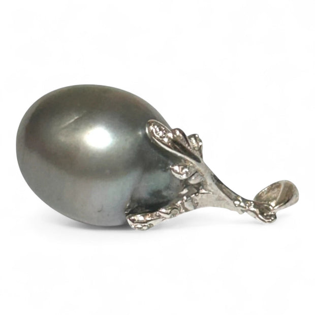 Radiant 12.4 x 15mm Tahitian South Sea Peacock Gray-Green Pearl Pendant