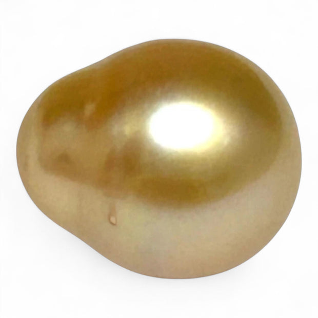 Gorgeous 14.3 x 17mm 23.3 Carats South Sea Pearl – Rich Gold Oval