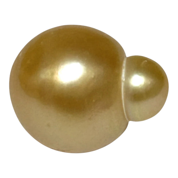 Giant 13.9 x 18.2mm 24.6 Carats Golden Philippines South Sea Pearl