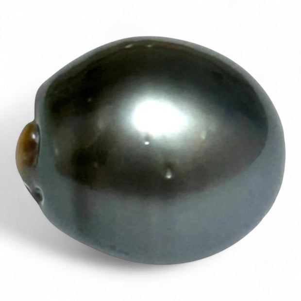 Massive Oval 25.7 Carat 14.5 x 16.5mm Peacock Gray Tahitian Pearl