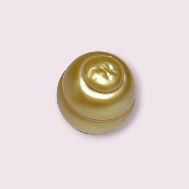 Baroque 13.8 x 16.1mm 22.2 Carats Deep Gold South Sea Loose Pearl