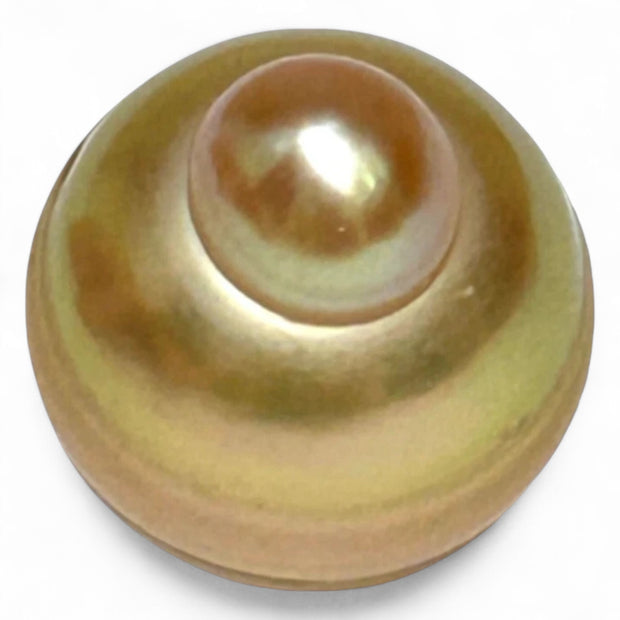 Grand 14.5 x 17mm, 23.3 Carats Deep Golden Philippines Sea Pearl Loose
