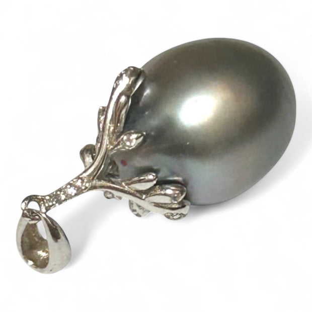 Radiant 12.4 x 15mm Tahitian South Sea Peacock Gray-Green Pearl Pendant