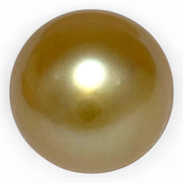 Gorgeous 15.4 x 18.2mm 29.6 Carats South Sea Pearl – Rich Gold Oval
