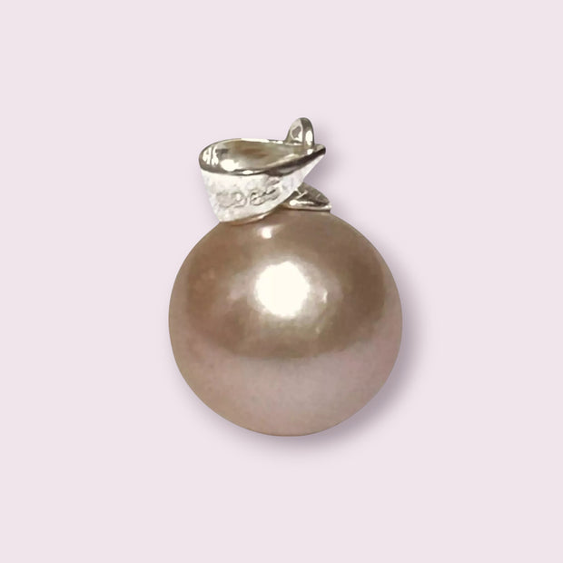 Classy 11 - 11.5mm Edison Peach Pink Round Cultured Pearl Pendant